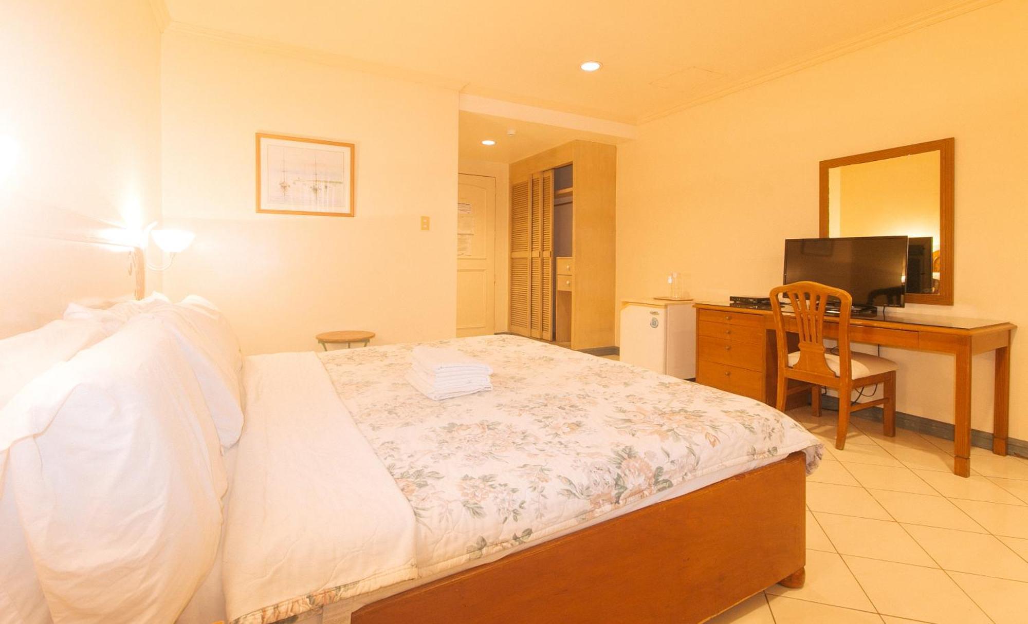 Royal Am Rei Hotel By Reddoorz Bacolod Kültér fotó