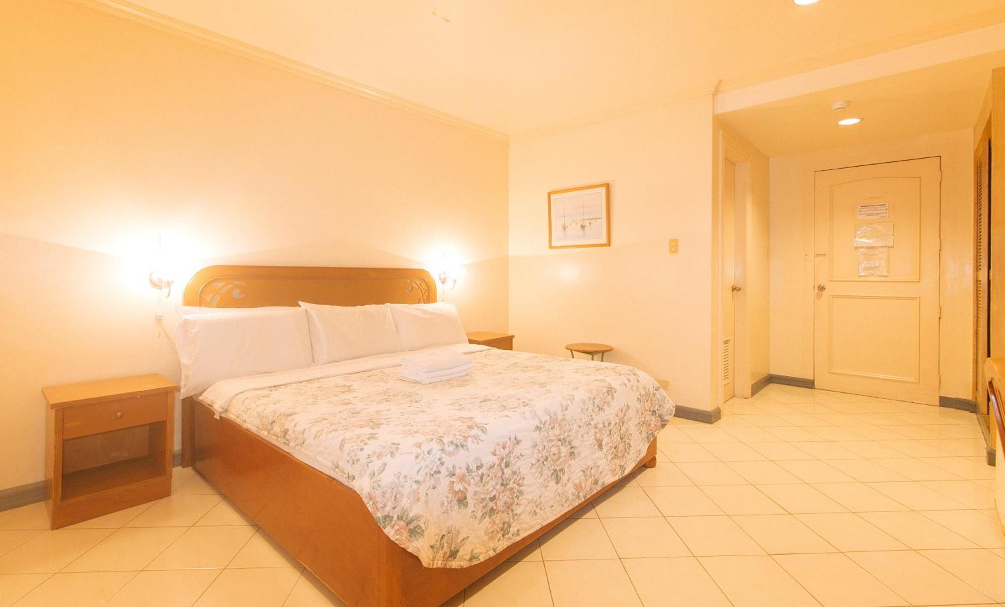 Royal Am Rei Hotel By Reddoorz Bacolod Kültér fotó