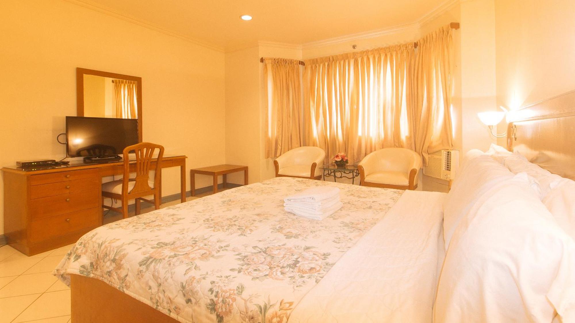 Royal Am Rei Hotel By Reddoorz Bacolod Kültér fotó