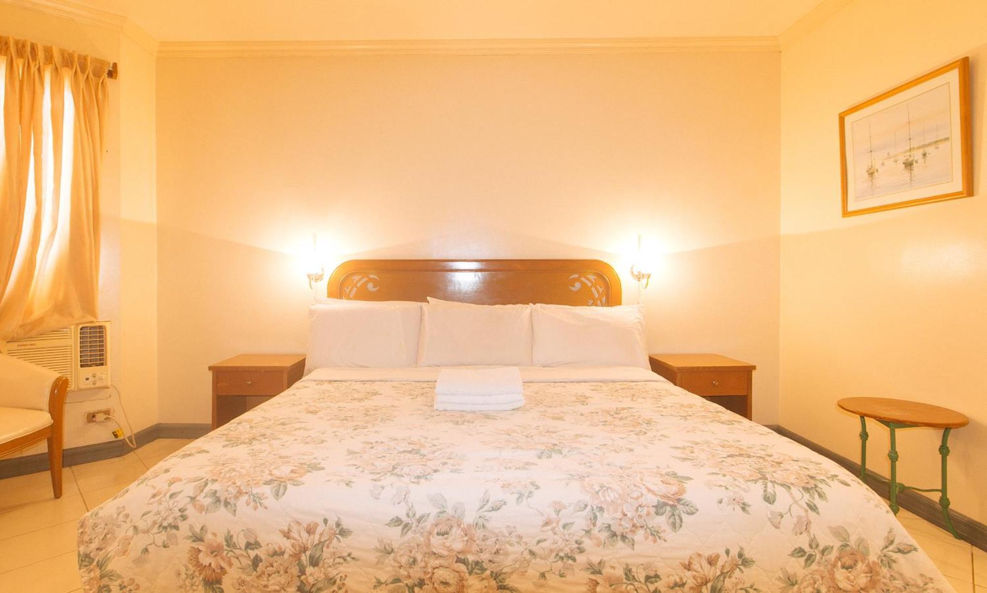 Royal Am Rei Hotel By Reddoorz Bacolod Kültér fotó